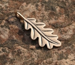 Feuille de chêne, pendentif en bronze