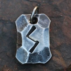 Sowulo, pendentif rune forgé