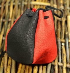LEATHER POUCH, red 9 x 10cm