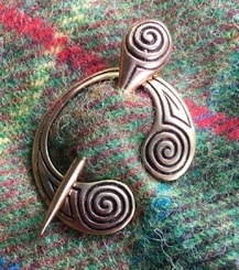 MACKENZIE, bronze pennanular celtic brooch