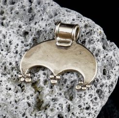 GRAND MORAVIA LUNULA, pendentif en argent