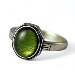 Středověký stříbrný prsten s vltavínem, Ag 925