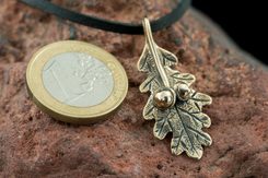 Homme vert, pendentif, étain