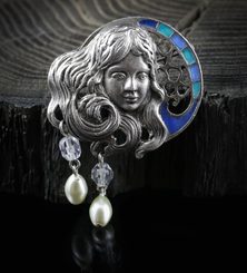 Nuit Fée, Art Nouveau, costume Broche