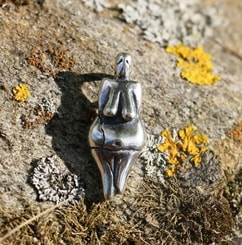 Venus of Dolní Věstonice, silver pendant