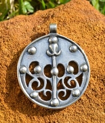 Répliques de bijoux en argent celtique musist
