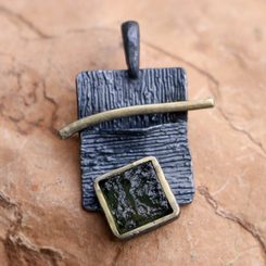 OASIS silver pendant with MOLDAVITE, gold plated