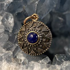 ISOLDA - grenat, pendentif, bronze