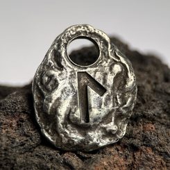 RAIDHO - Rune Pendant