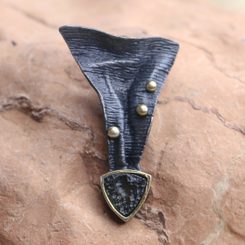 KOMETA pendentif en argent avec MOLDAVITE, plaqué or