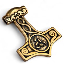 Mjöllnir, decorated Viking horn