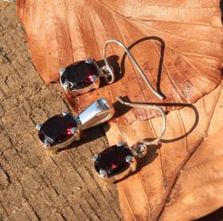 SHELL, Prague Art Nouveau, earrings silver 925, garnet