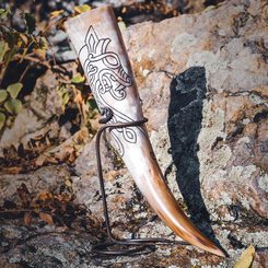DRAGON, carved drinking horn