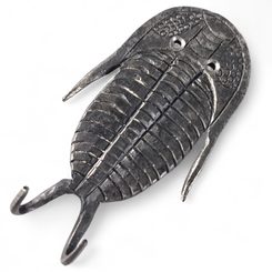 Porte-manteau Trilobite en fer forgé