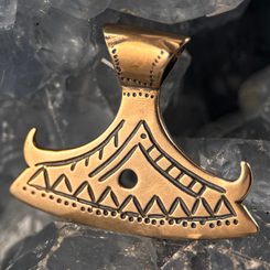 Perun, dieu slave, pierre artificielle