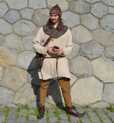 CIVIL MÉDIÉVAL, costume - LOCATION DE COSTUMES