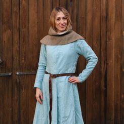 MEDIEVAL WOMEN'S CLOTHING - woman 2nd half of the 14th century