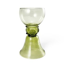 Römer, verre renaissance, verre vert historique