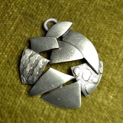 PICASSO STYLE, pendant
