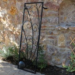 COMET - TRELLIS Forged Garden Décor