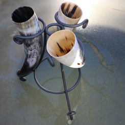 RÅKA - Raven, carved drinking horn