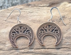 LUNITSA - EARRINGS, Great Moravian Empire, bronze