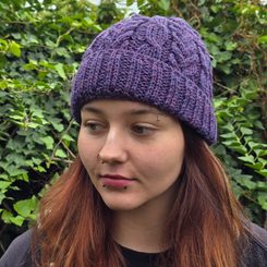 Bonnet en laine irlandaise, violet, Aran
