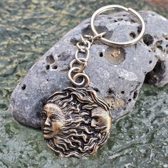 Coniunctio, Mond und Sonne, Schlüsselanhänger, Zink, Altmessing