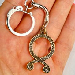 Porte-clés croix de Troll, zinc vieux laiton