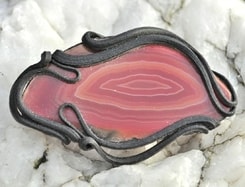 AGATE BROOCH