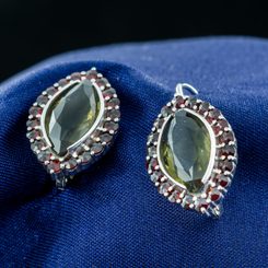 ACAIA, silver earrings, moldavite, garnet