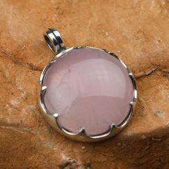 GOTLAND pendant, rose quartz and silver