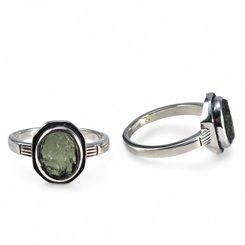 Mittelalterlicher Ring mit Moldavit, Silber Ag 925