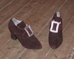 Renaissance Schuhe mit Schnalle