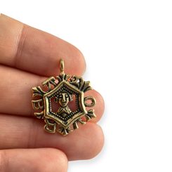 Coeur humain, amulette de bronze