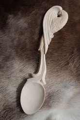 Aigle, cuillère sculptée