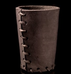 LEATHER DICE CUP brown