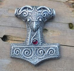 Thors Hammer - Mjölnir, Scania, Schweden, versilberten Zinn, Granat