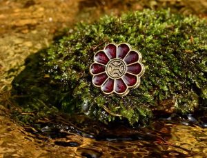 Broche rose mérovingienne, bronze