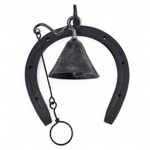 Cloche de ferme forgée en fer à cheval