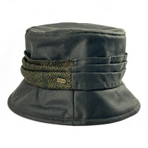 Kate, Irish waxed hat