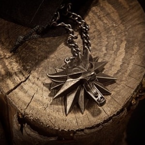 WITCHER - WILD HUNT, medallion