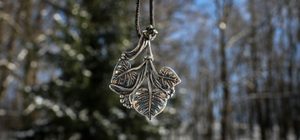 FEUILLES DE LIME - pendentif, argent, moldavite