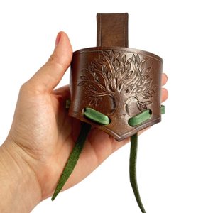 ARBRE DE VIE, porte-corne en cuir