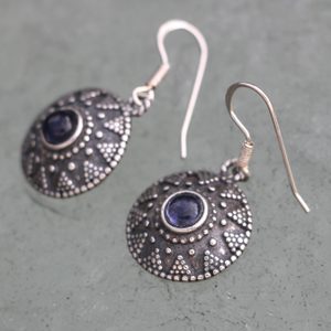 ISOLDA, IOLITE, SILVER EARRINGS - BOUCLES D'OREILLES - BIJOUX HISTORIQUE{% if kategorie.adresa_nazvy[0] != zbozi.kategorie.nazev %} - BIJOUX EN ARGENT{% endif %}