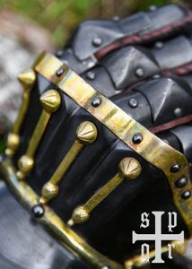 Gantelets type sablier, Milan, env. 1370, acier d'env. 1,6 mm, noirci