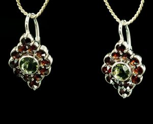 SIBILA, earrings, moldavite, garnet, silver