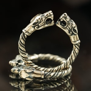 FENRIR, BRONZE VIKING RING - WIKINGERAMULETTE{% if kategorie.adresa_nazvy[0] != zbozi.kategorie.nazev %} - SCHMUCKSTÜCKE{% endif %}