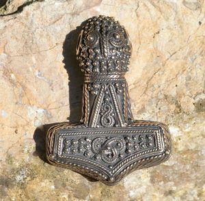 THOR'S HAMMER, ÖLAND, SWEDEN, BRONZE - BRONZE HISTORICAL JEWELS{% if kategorie.adresa_nazvy[0] != zbozi.kategorie.nazev %} - JEWELLERY - BRONZE, ZINC{% endif %}