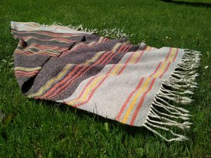 LORCAN, WOOLEN THROW, HAND WEAVING - HAND WEAVING{% if kategorie.adresa_nazvy[0] != zbozi.kategorie.nazev %} - WOOLEN PRODUCTS, IRELAND{% endif %}